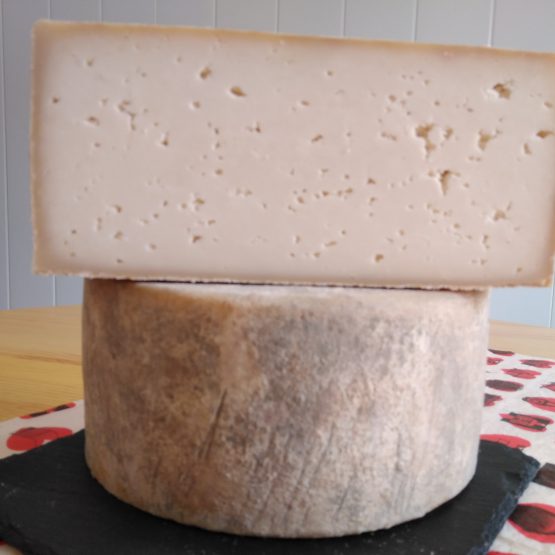 Queso curado de cabra